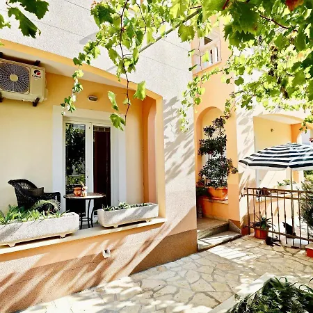 Apartment Maja *