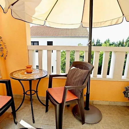 Apartment Maja *