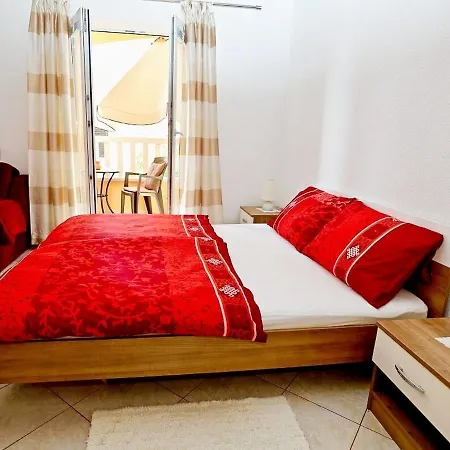 Apartment Maja Sucuraj